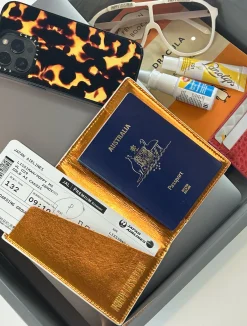 Skip Passport Holder - Blanc